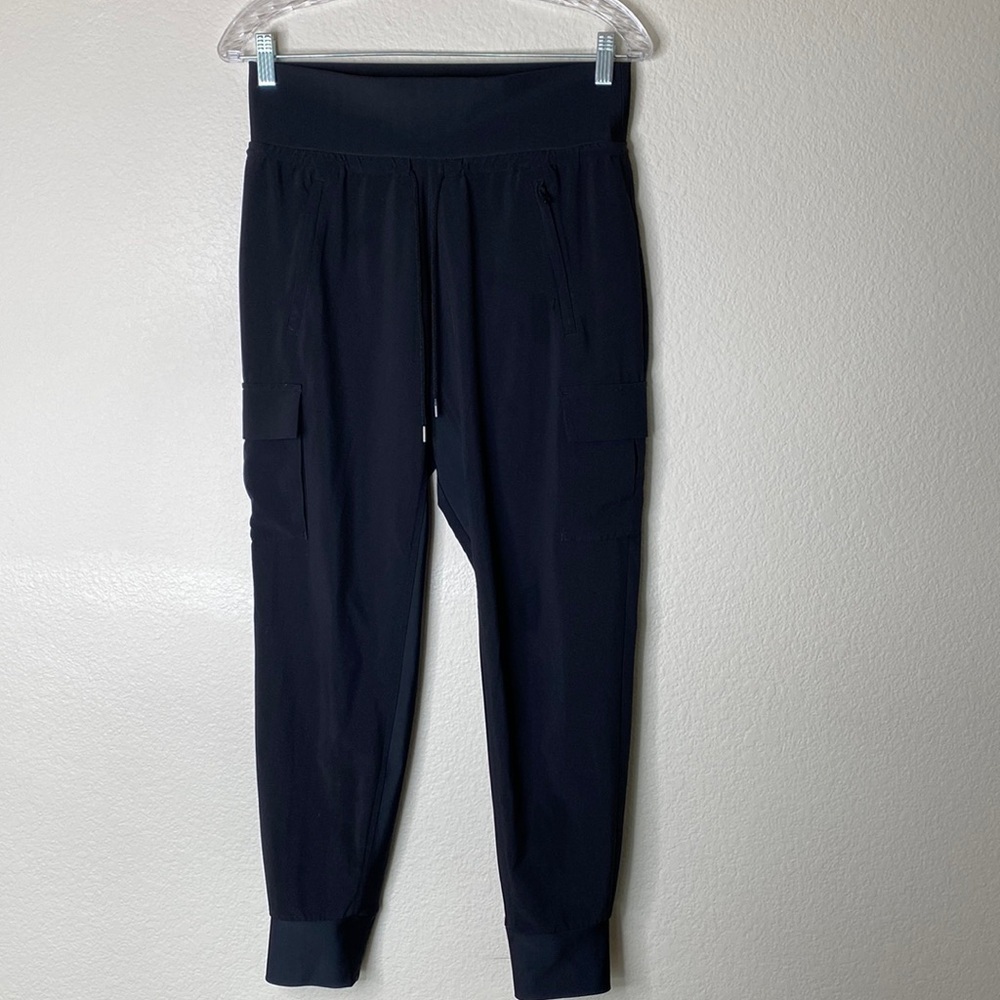 Athleta cargo joggers women’s black pants drawstring pockets VGUC